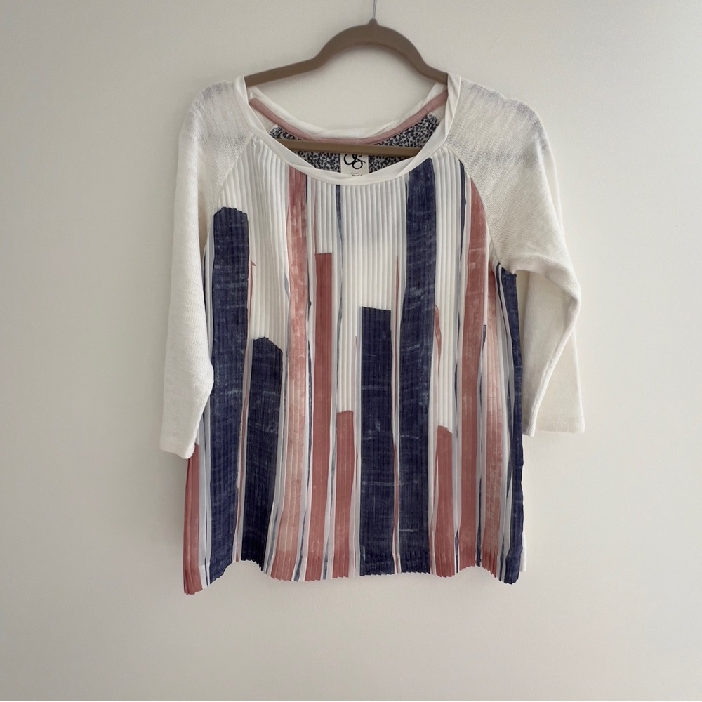 Anthropologie- 3/4 Sleeve Graphic Top- Size Small